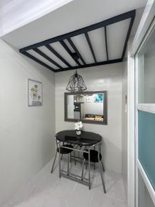 Netflix and Unli WIFI!!! The Elchies Room at Tagaytay Prime Residence