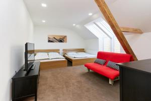 Standard Queen Room with Two Queen Beds room in Cheveldon