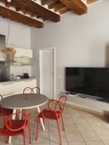 Mossotti Street Apartment
