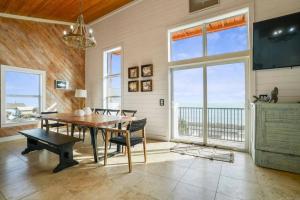 Stairway to Heaven Hot Tub Beach Retreat