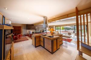 Villas Belle villa contemporaine de 300m2 avec piscine : photos des chambres