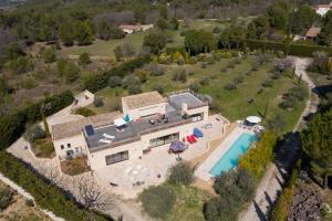 Villas Belle villa contemporaine de 300m2 avec piscine : Villa 3 Chambres