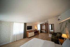 MELL City Suites Hotel
