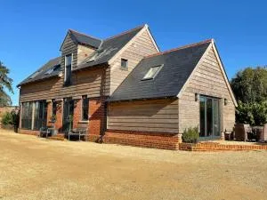 The Old Stables - Shootend