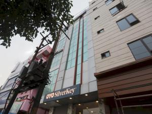 Super HOTEL SILVERKEY NEAR LIC BUILDING MAIN RD KHODA NEXT TO SHYAM OIL
