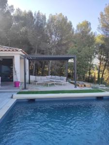 Villas Villa spacieuse avec piscine en Provence : photos des chambres