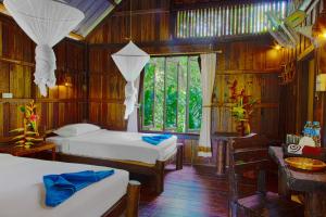 Khao Sok Riverside Cottages