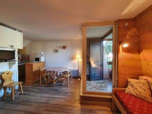 Appartements Studio 3 personnes, VARS LES CLAUX, Skis aux pieds : photos des chambres