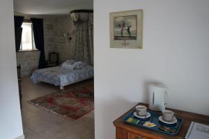 Hotels Logis Domaine des Chais : photos des chambres