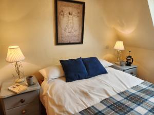 The Old School Caeathro, Snowdon, Eryri and Yr Wydffa Cottages