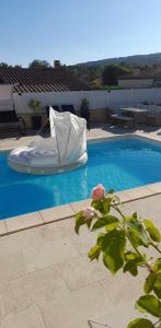 Studio sympa avec parking privé, piscine et clim