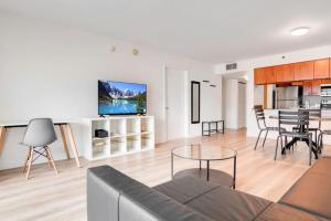 One of Brickell Bays Best with Pool and Gym Access