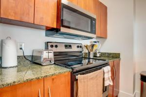 One of Brickell Bays Best with Pool and Gym Access