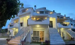 White Paradise - 帕雷恩特西菲基昂