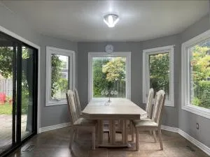 BHF Near College & Hosp Self-Service Check-in So Fast Net Free Parking In Barrie - Midhurst