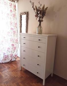 Steps to the Acropolis, museum view and balcony