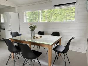 Lake Cottage with sauna (near City)