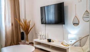 Lux Garden Apartment near Acropolis in the heart of Athens