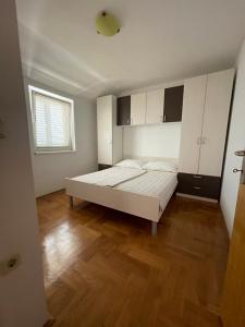 Apartments Dunja Malinska