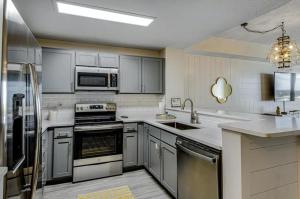 Calypso Resort Tower 3 Unit 711