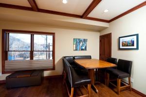 270 E College Drive Unit 206