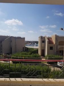 فيلا للعائلات فقط مستقله تماما بحديقه رائعه و رؤيه واضحه للبحر