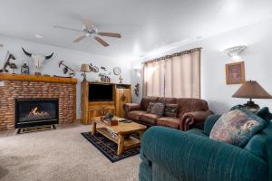 3447 E Westwater Drive