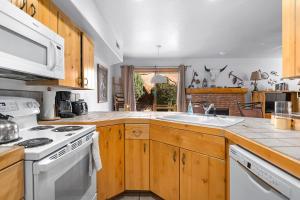 3447 E Westwater Drive