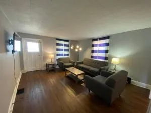 Dundas Street house - Yarker