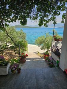 Apartments by the sea Cove Pjestata, Peljesac - 10210