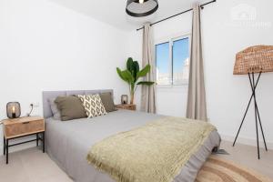 Scandinavian style apartment with sea views in a beachfront urbanisation in Calahonda 15 minutes from center of Marbella!