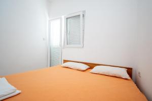 Apartments by the sea Vir - 21401