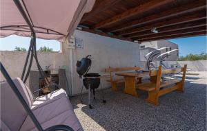 Nice Home In Brodarica With Heated Swimming Pool 