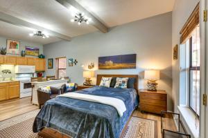 Angel Fire Studio w/ Fireplace, Walk to Resort!
