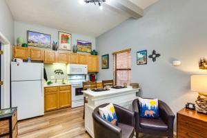 Angel Fire Studio with Fireplace, Walk to Resort!