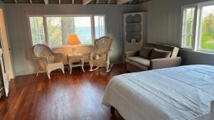 High Tide Inn on the Ocean, Motel and Cottages