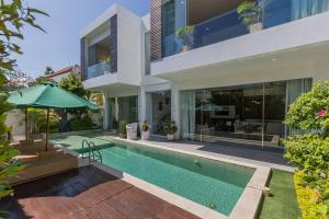 Villa Serenity: modern design luxury 12m pool and BBQ
