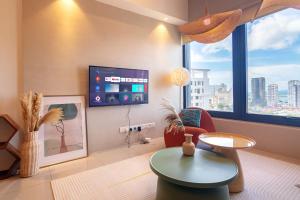 Tropicana 218 X Airlevate Suites