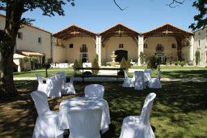 Hotels Logis Domaine des Chais : photos des chambres