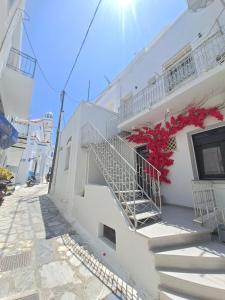 Margarets Houses in TINOS Town