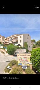 Charmant F3 lumineux proche plage et vue mer à Carqueiranne