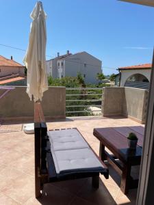 Apartments Flowers - by TA Leut Agency