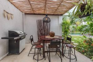 Villa Budha 2 4bedrs 12m Pool, 700m2 garden&BBQ, central & quiet