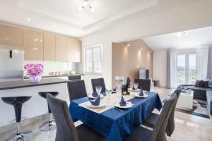 DELUX 2 bedrooms Apartment near SPLIT - GOGA 