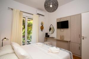 Hadrian by Heloni Apartments