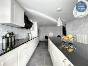 À 10 minutes du circuit