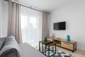 Sunny Apartments with Parking & Balcony Łużycka by Noclegi Renters - Movenhaker