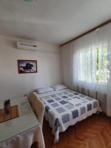 Apartment in Brodarica with balcony, air conditioning, WiFi 5185-2 