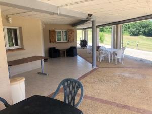 Maisons de vacances Maison charmante a Saint-Gery avec piscine partagee : photos des chambres