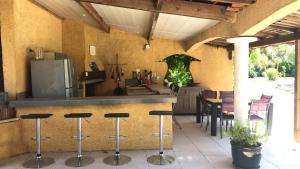 Villa spacieuse à Béziers avec piscine privée et jacuzzi